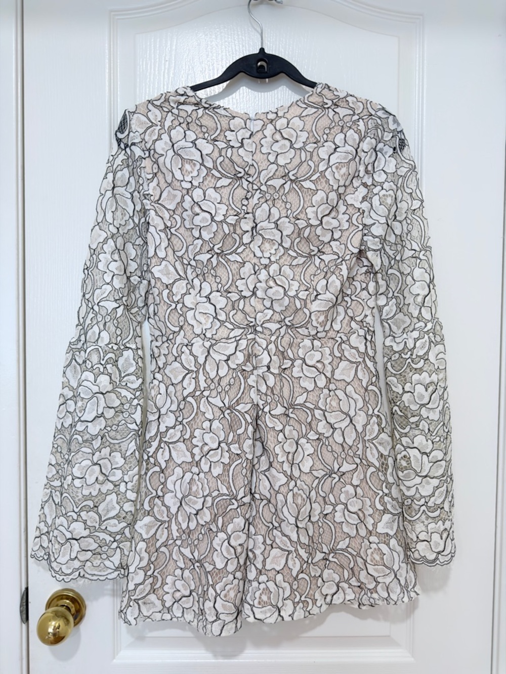 Tobi Lace Mini Dress Medium Beige Nude Deep V Long Sleeve Party Dress - Picture 6 of 9